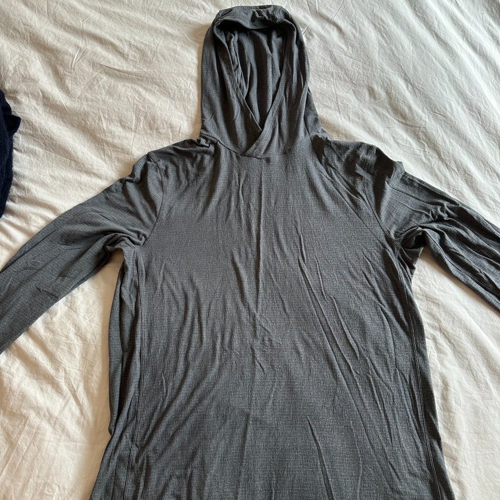 Men's Lululemon Running Shirt w/ Hood